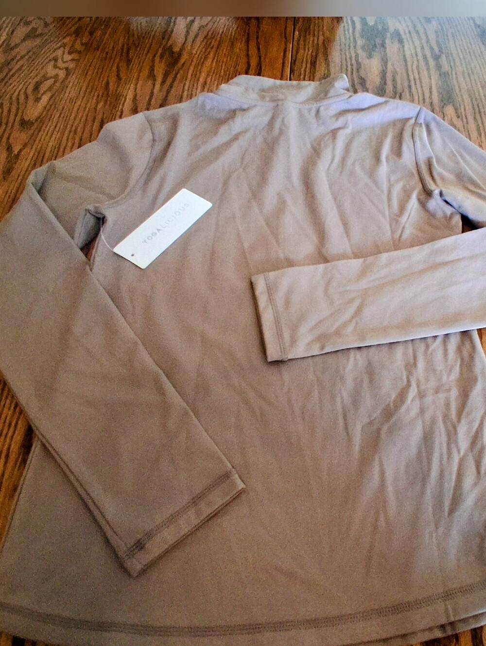 NWT Ladies Top By YOGA LICIOUS  SZ M, L, MSRP $58 - Picture 4 of 6